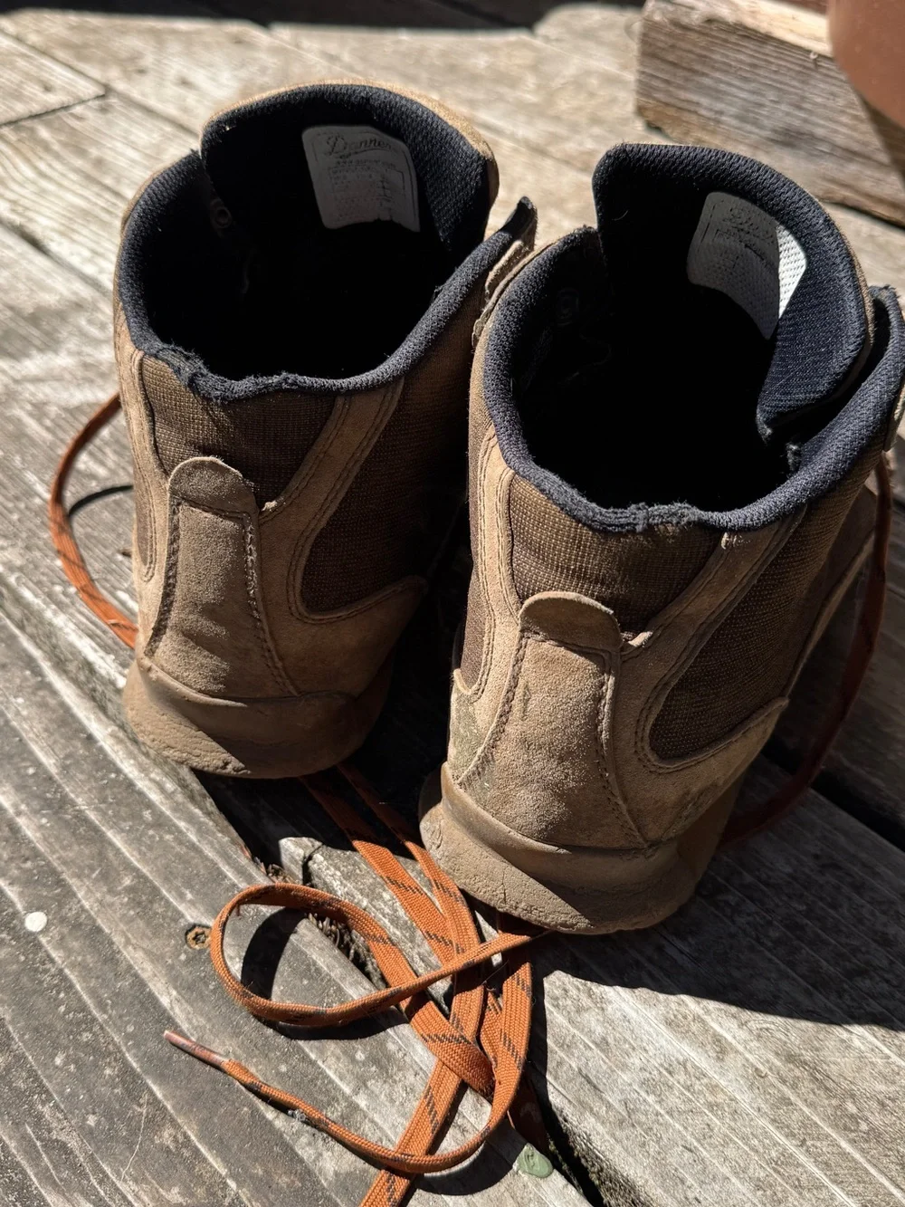 Size 11 - Men’s Danner Skyridge mid waterproof Boots Dark Earth